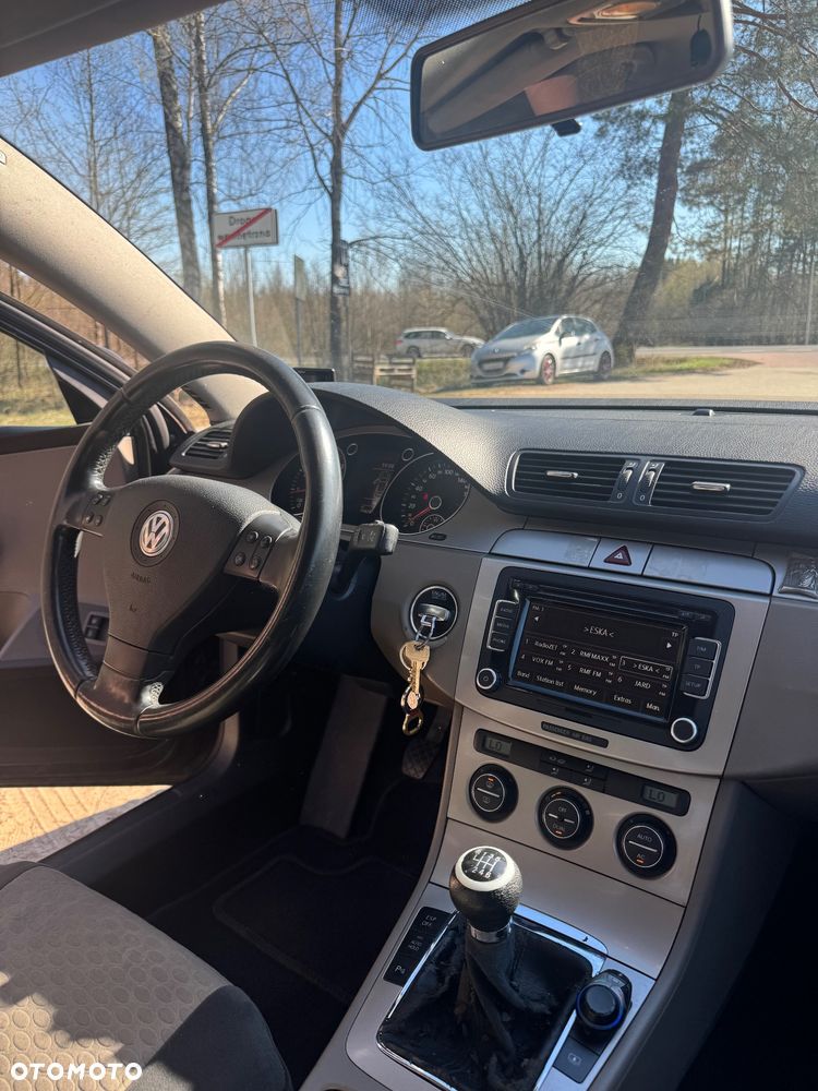 Volkswagen Passat 1.8 TSI Comfortline - 11