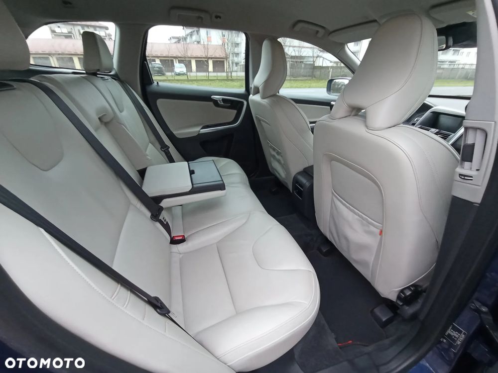 Volvo XC 60 D3 Geartronic Ocean Race - 26