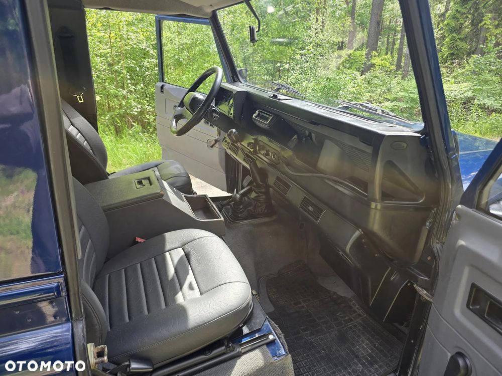 Land Rover Defender - 10