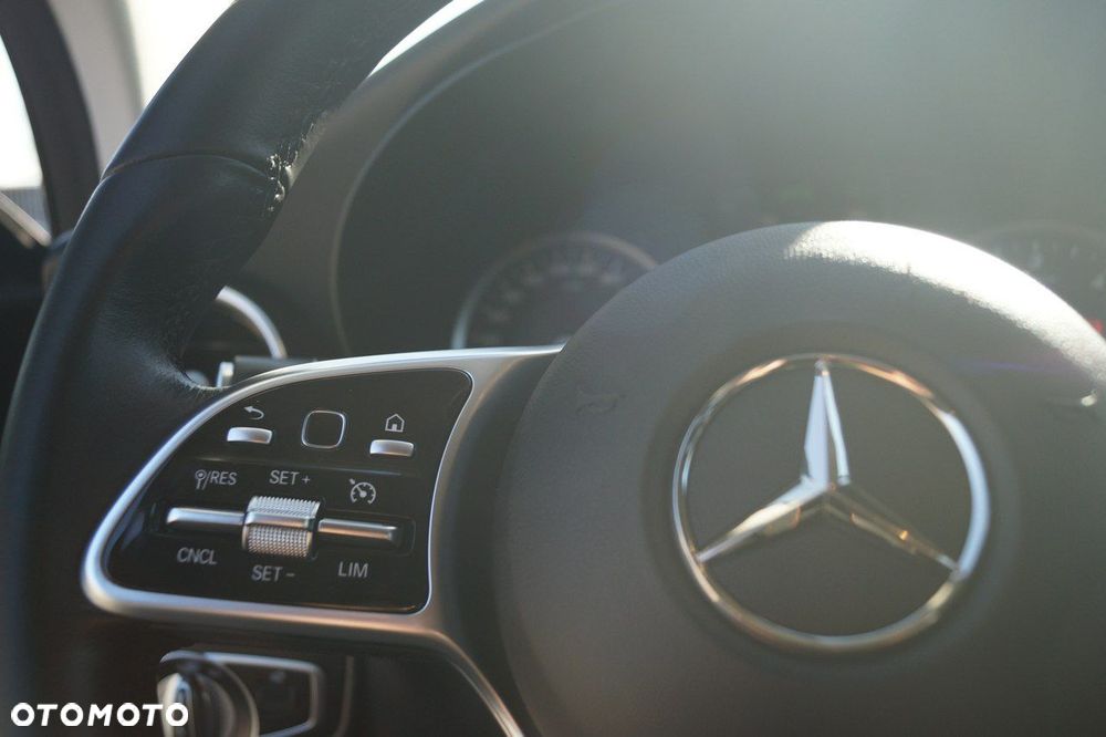 Mercedes-Benz GLC - 32