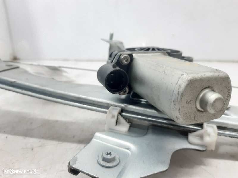 ELEVADOR DE VIDRO FRONTAL DIREITO DACIA SANDERO 2012 - 2