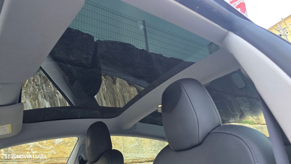 Tesla Model 3 - 7