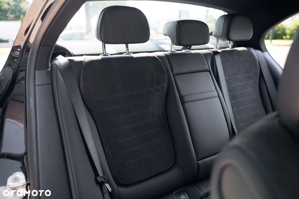 Mercedes-Benz Klasa C 200 4Matic 9G-TRONIC AMG Line - 11