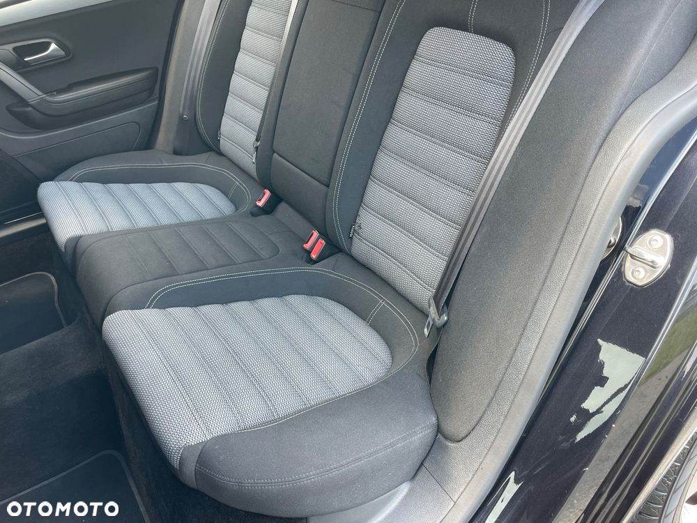 Volkswagen Passat 1.8 TSI Individual - 25