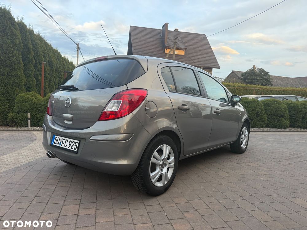 Opel Corsa 1.4 16V Satellite - 12