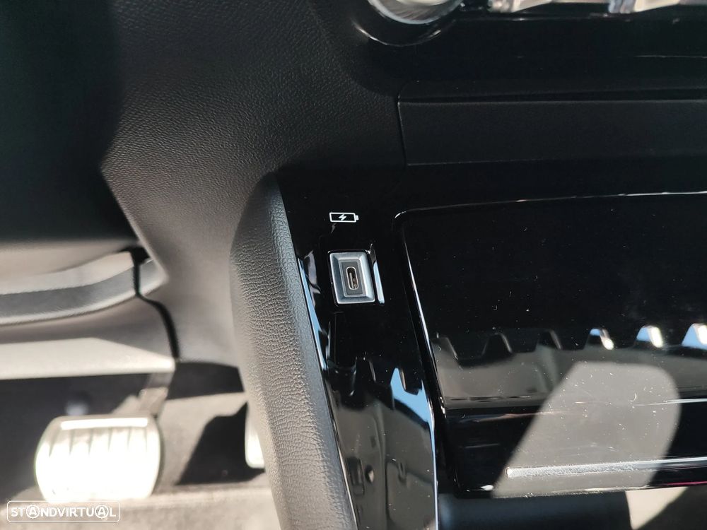 Peugeot e-208 50 kWh Allure - 23