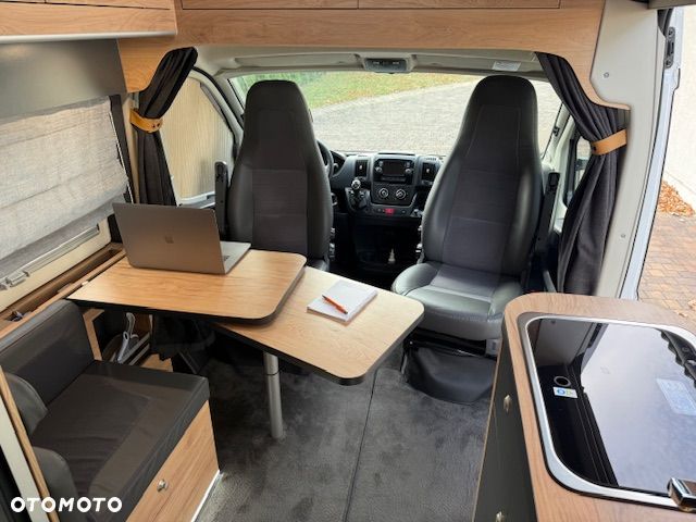 Globe-Traveller explorer - 12