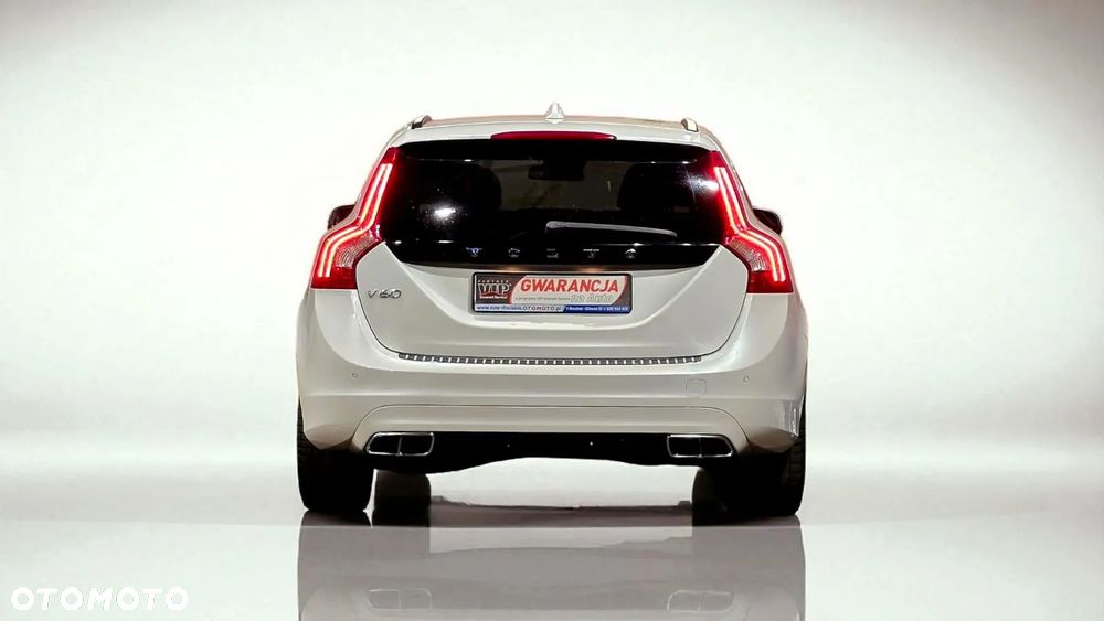 Volvo V60 T3 Momentum - 4