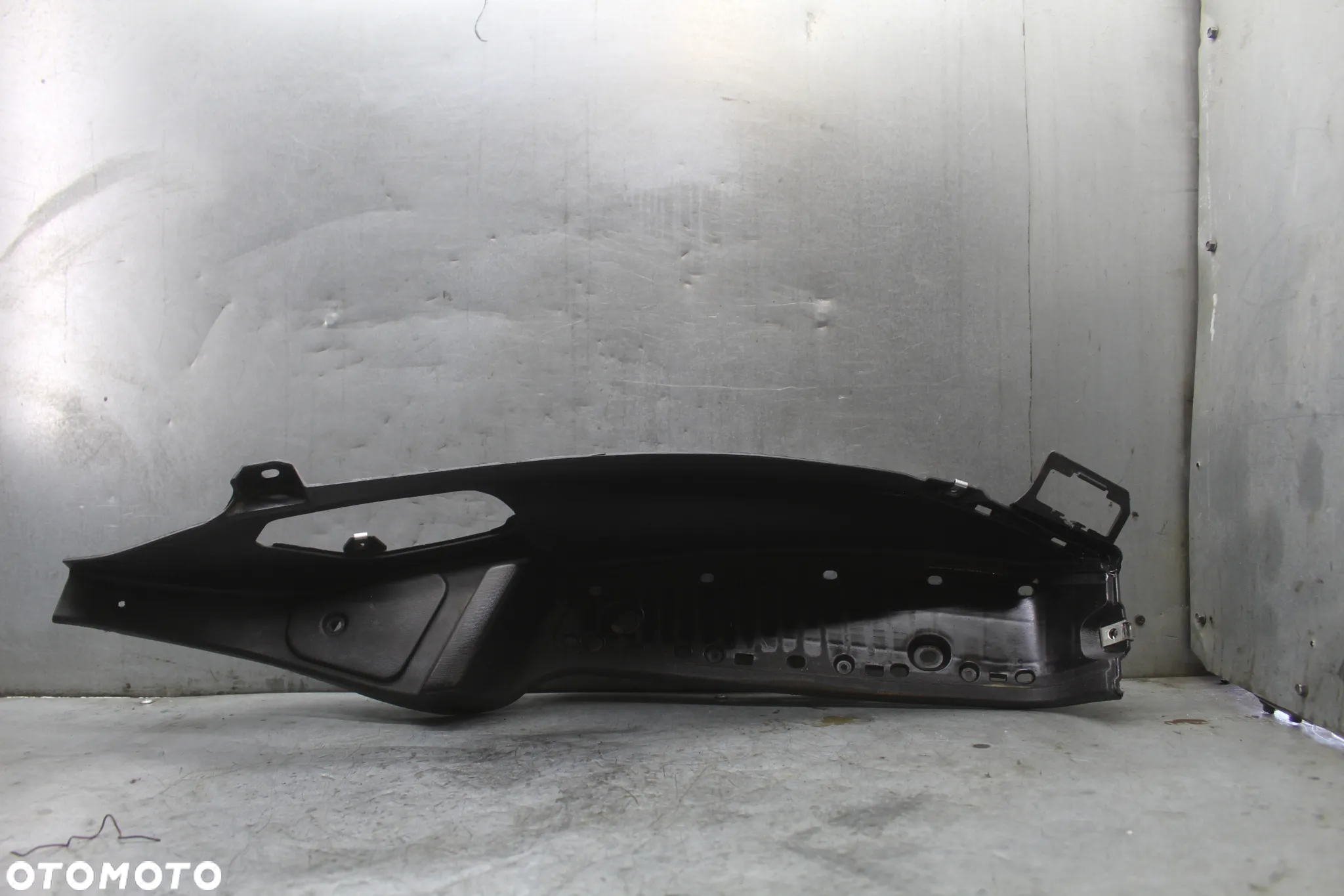 Piaggio MP3 125 250 400 podłoga podest prawa wypełnienie - 2