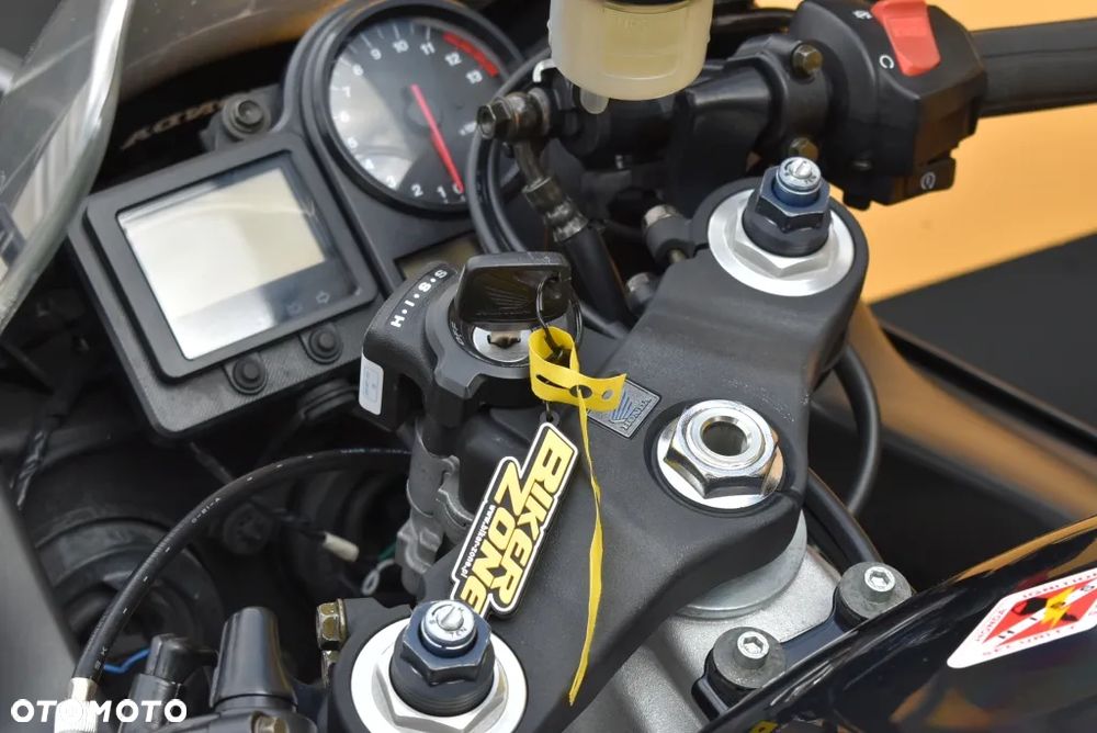 Honda CBR - 24