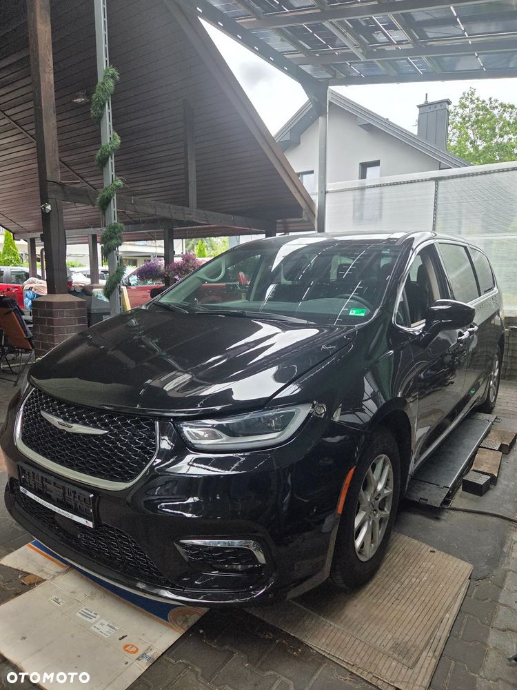 Chrysler Pacifica - 37