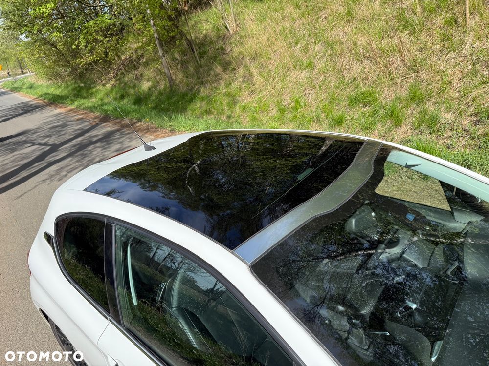 Peugeot 208 - 17