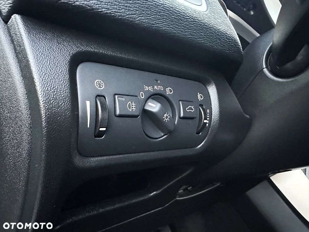 Volvo V40 Cross Country D2 Drive-E Ocean Race - 26