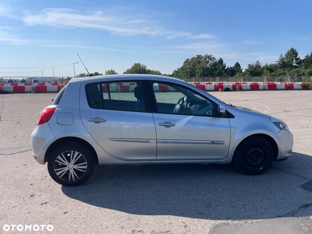 Renault Clio 1.5 dCi Alize - 4