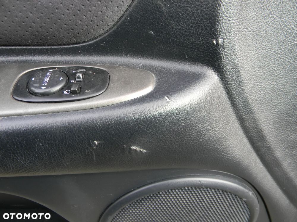 tapicerka drzwi boczki LEXUS IS200 IS300 - 5