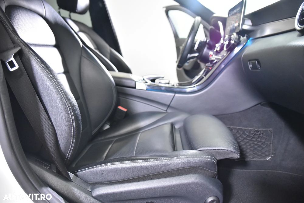 Mercedes-Benz C 400 4MATIC 9G-TRONIC AMG Line - 11