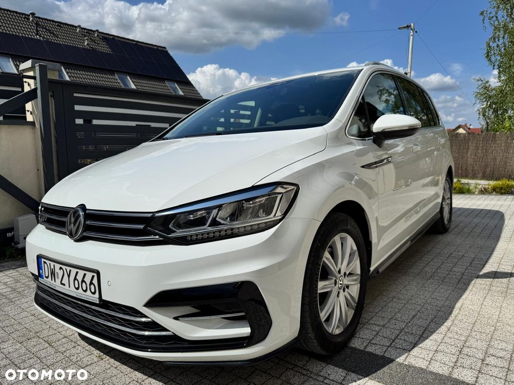Volkswagen Touran - 1