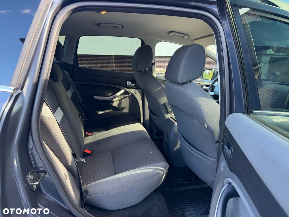 Ford Kuga 2.0 TDCi 4x4 Titanium - 12