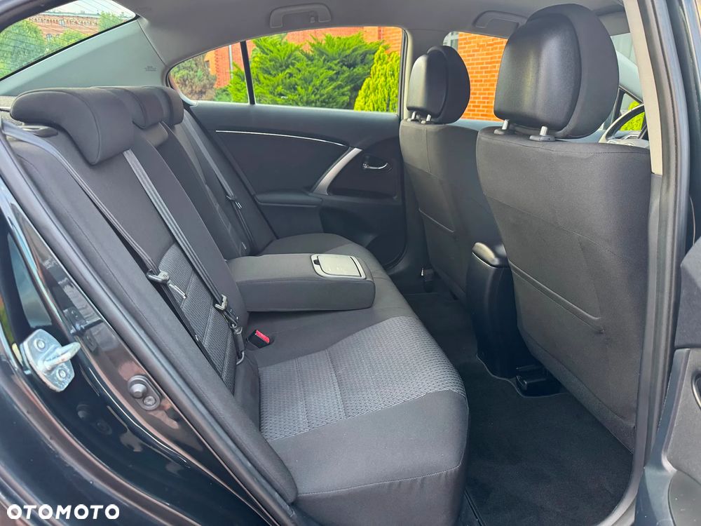 Toyota Avensis 1.6 Premium - 7