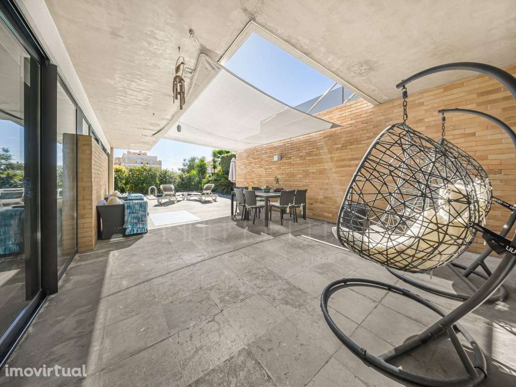 MORADIA DE LUXO DE ARQUITECTURA MODERNA COM VISTA MAR - Grande imagem: 5/33