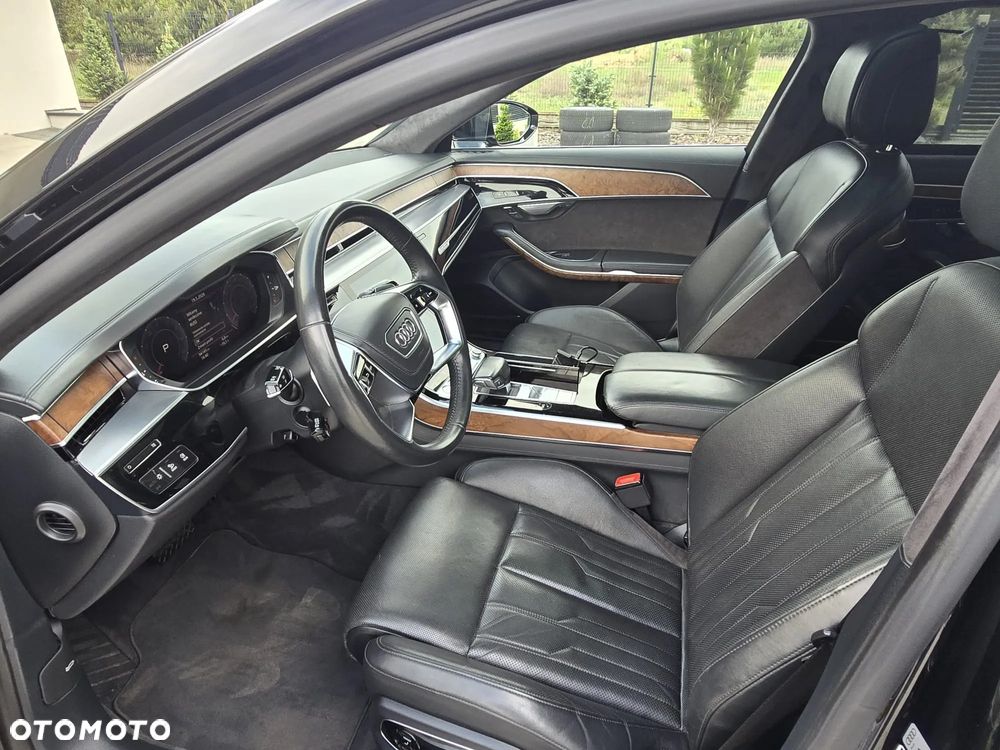 Audi A8 - 8