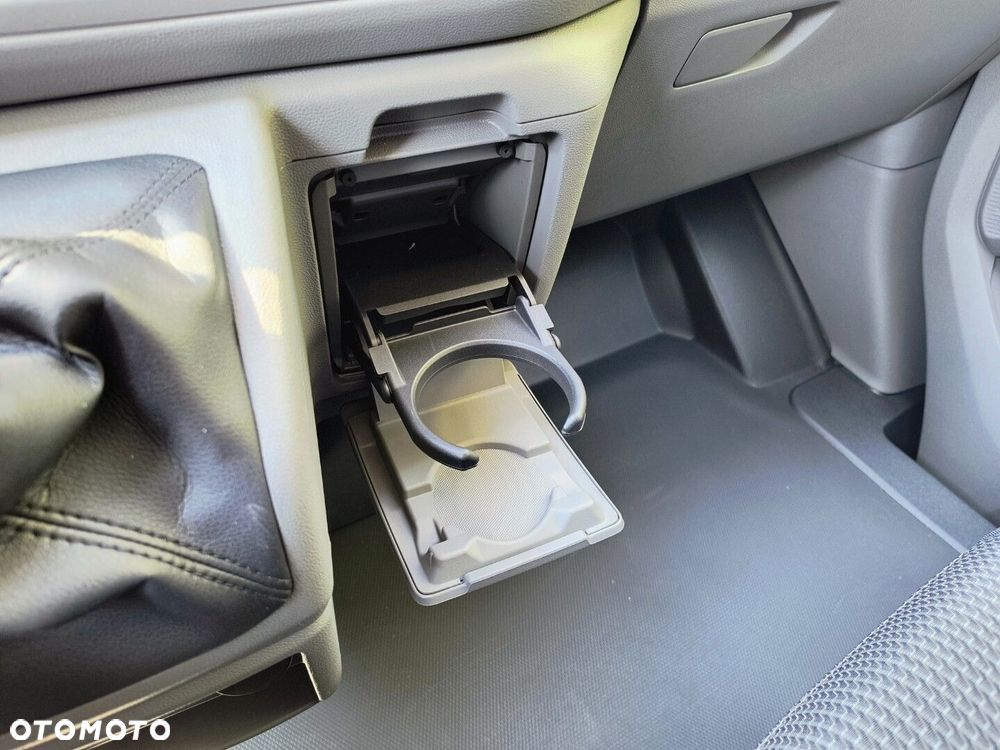 Volkswagen Transporter Furgon silnik: 2,0 l TDI 150 KM / skrzynia biegów: 6-biegowa manualna rozstaw osi: 3100 mm - 25
