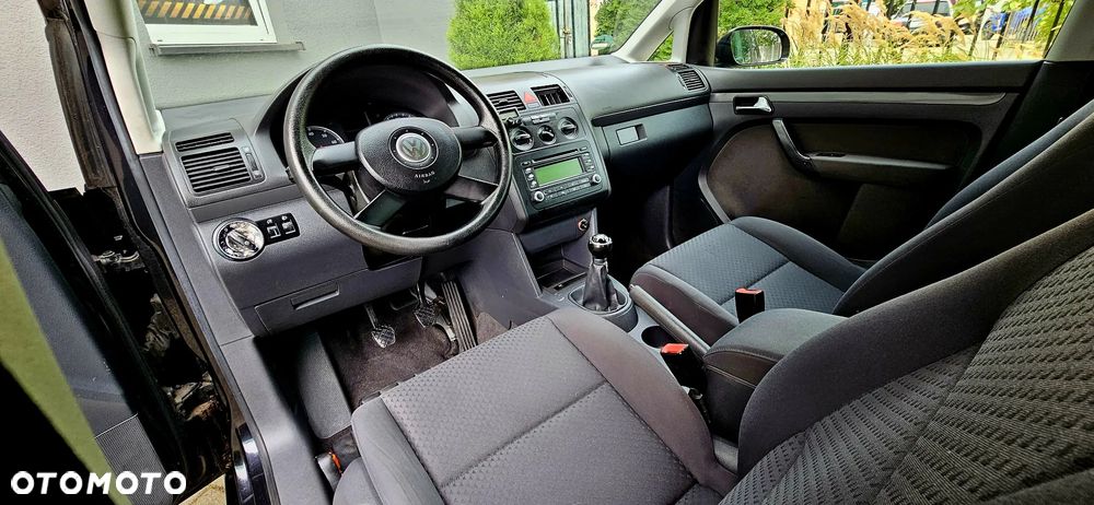 Volkswagen Touran - 20
