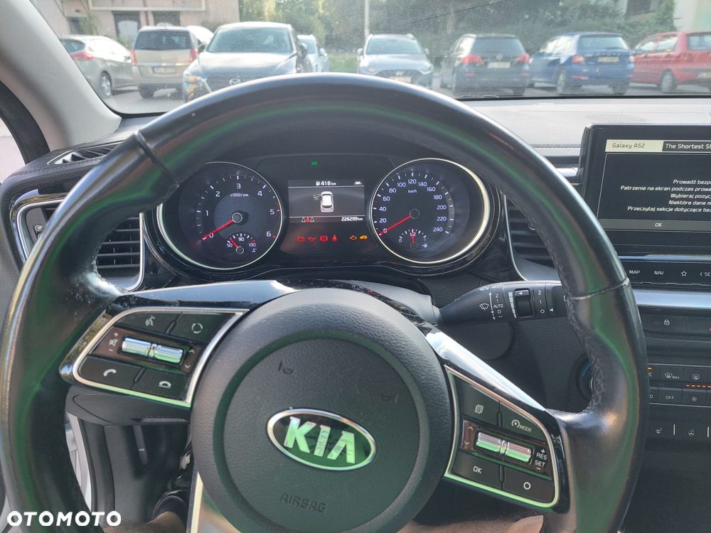 Kia Ceed - 10