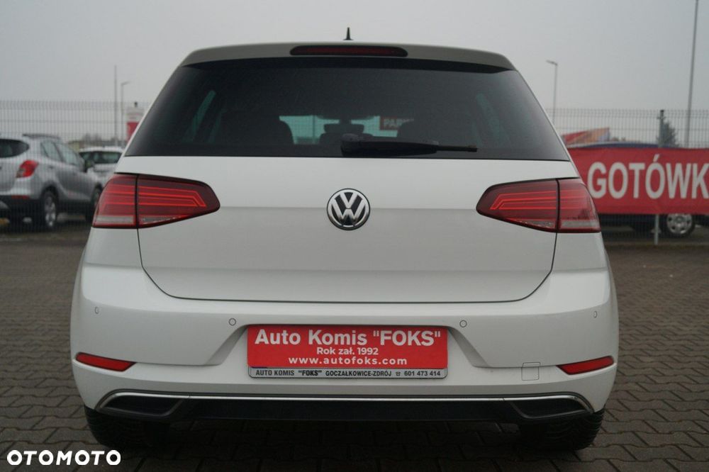 Volkswagen Golf - 10
