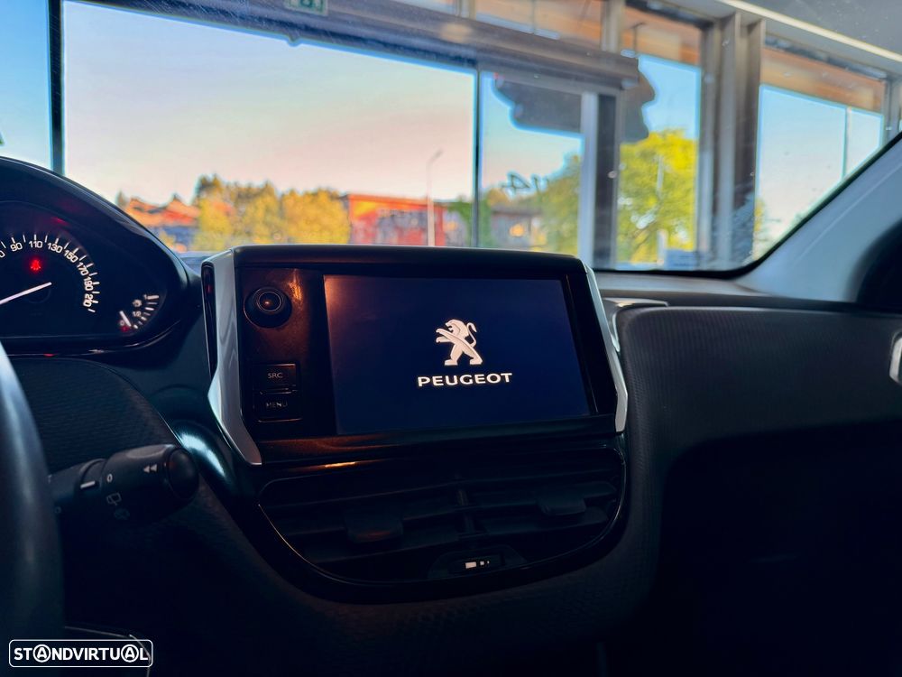 Peugeot 208 1.2 PureTech Style - 14
