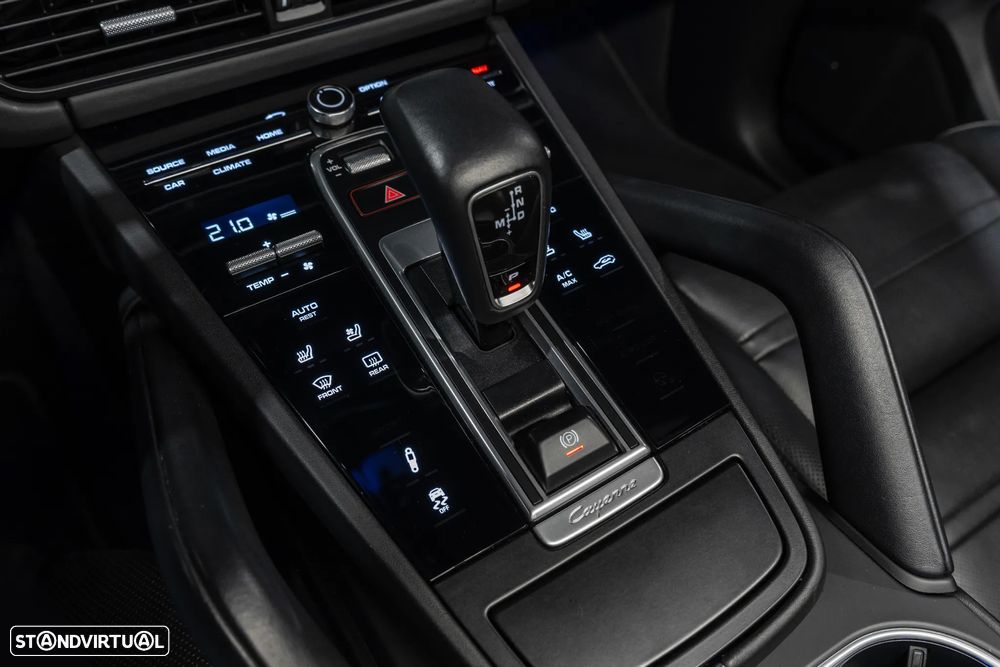 Porsche Cayenne Platinum Edition - 18