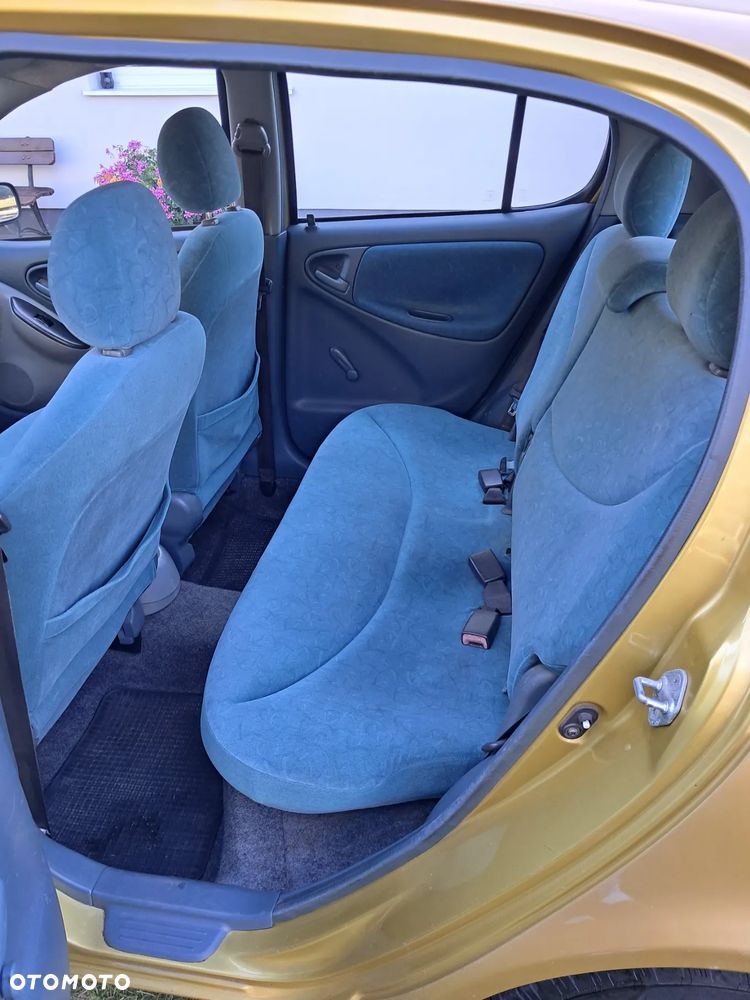 Toyota Yaris - 13