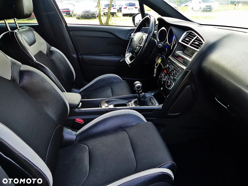 Citroën DS4 1.6 HDi SoChic - 24