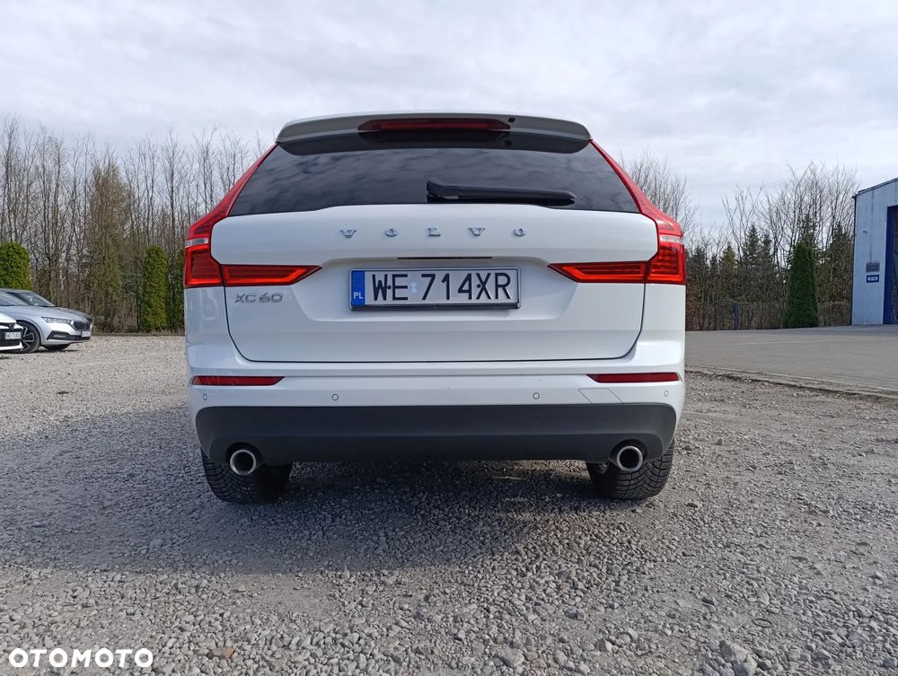 Volvo XC 60 D4 Momentum Pro - 12