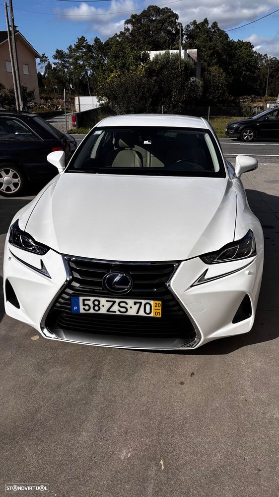 Lexus IS 300H Luxury - 1
