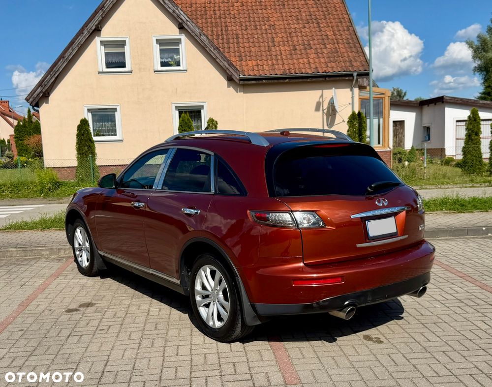 Infiniti FX - 16