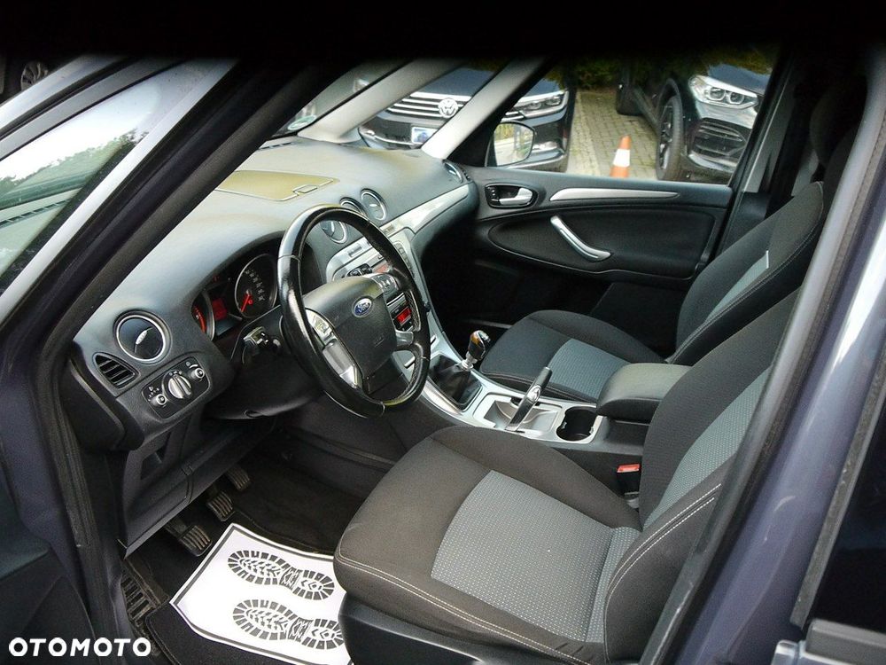 Ford Galaxy 2.0 TDCi Ambiente - 23