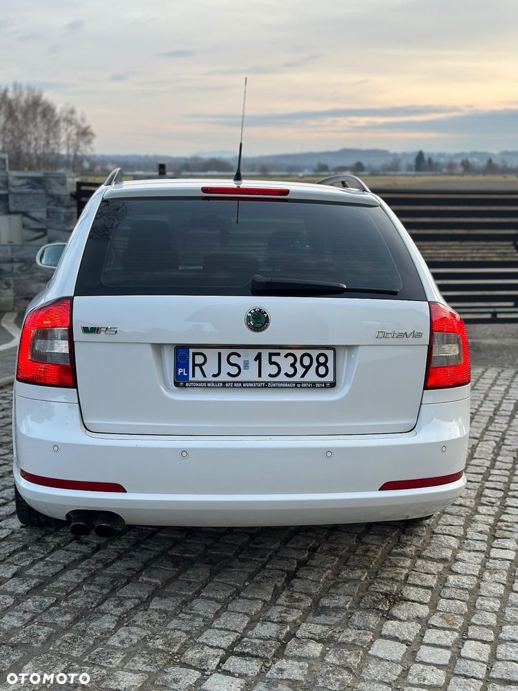 Skoda Octavia 2.0 TSI RS - 8