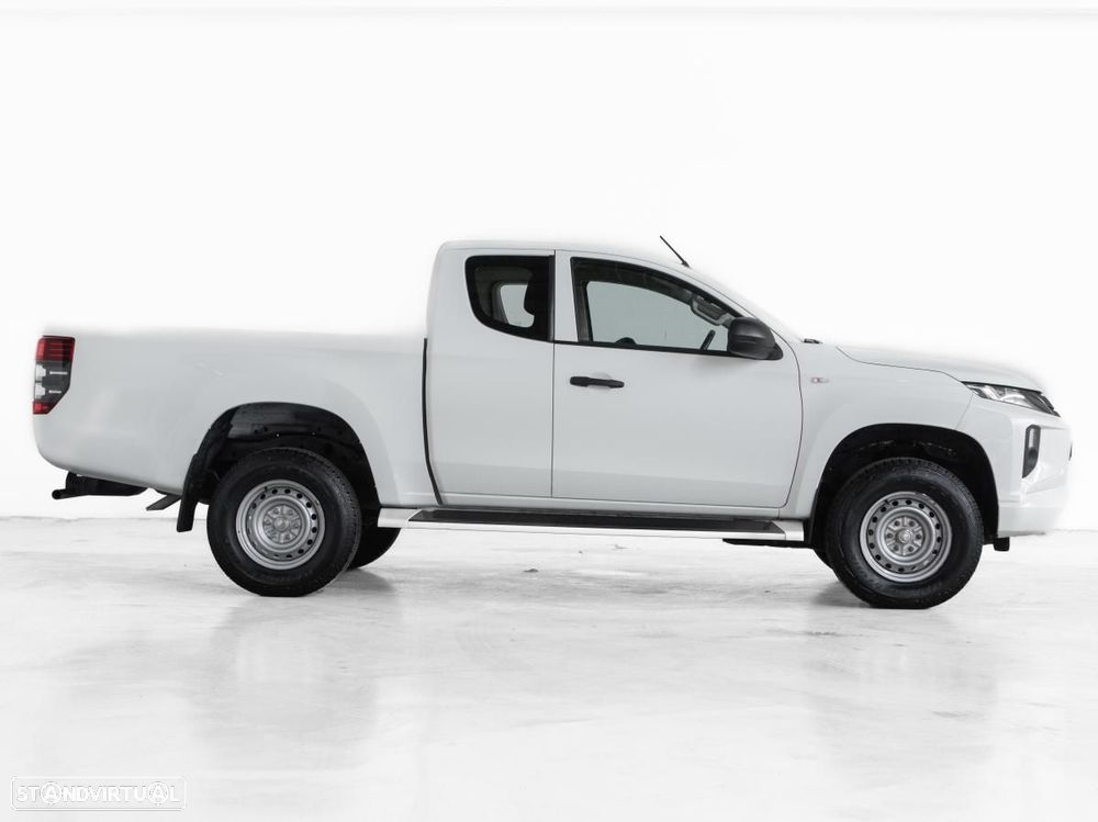 Mitsubishi L200 2.4 DI-D CLUB CAB INVITE 3L 4WD - 2