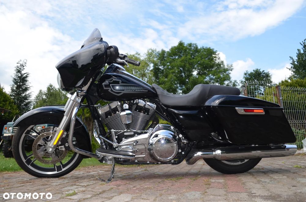 Harley-Davidson Touring Street Glide - 23