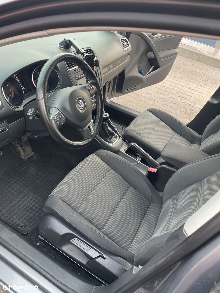 Volkswagen Golf - 10