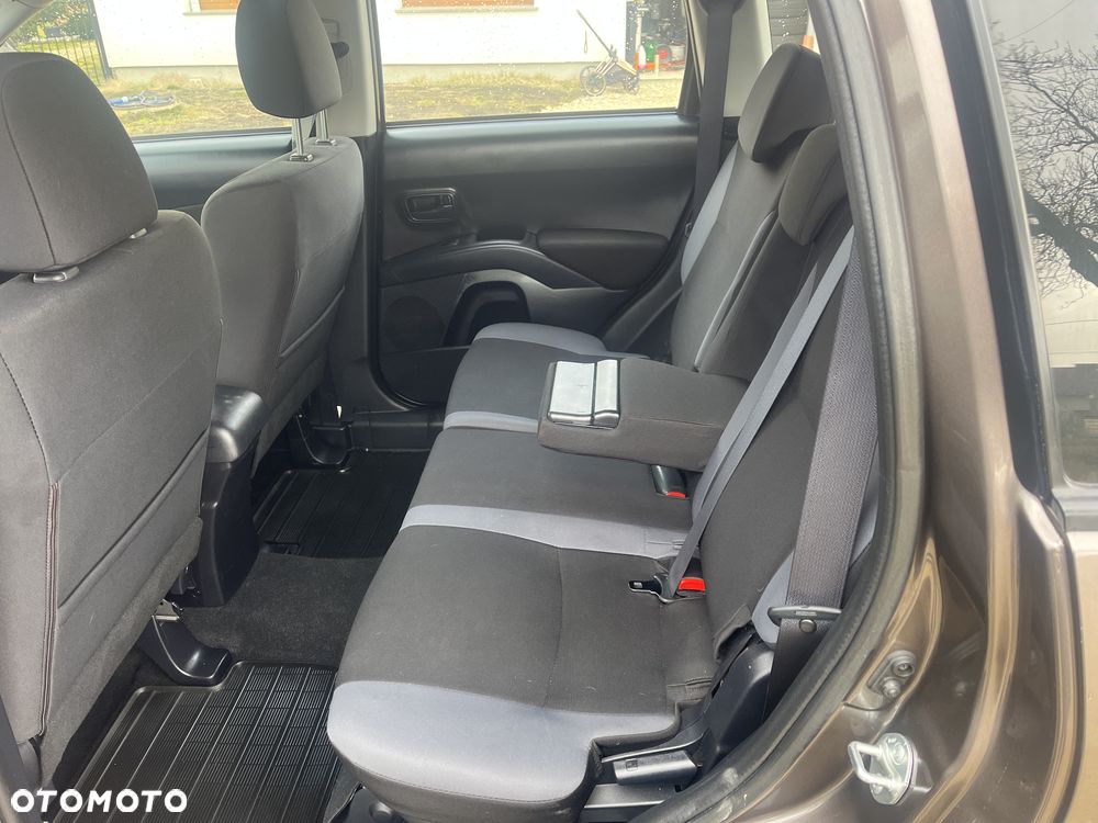 Mitsubishi Outlander 2.0 Intense + 2WD EU5 - 7