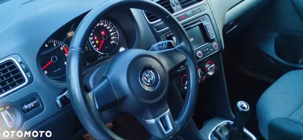 Volkswagen Polo 1.2 TSI MATCH - 9
