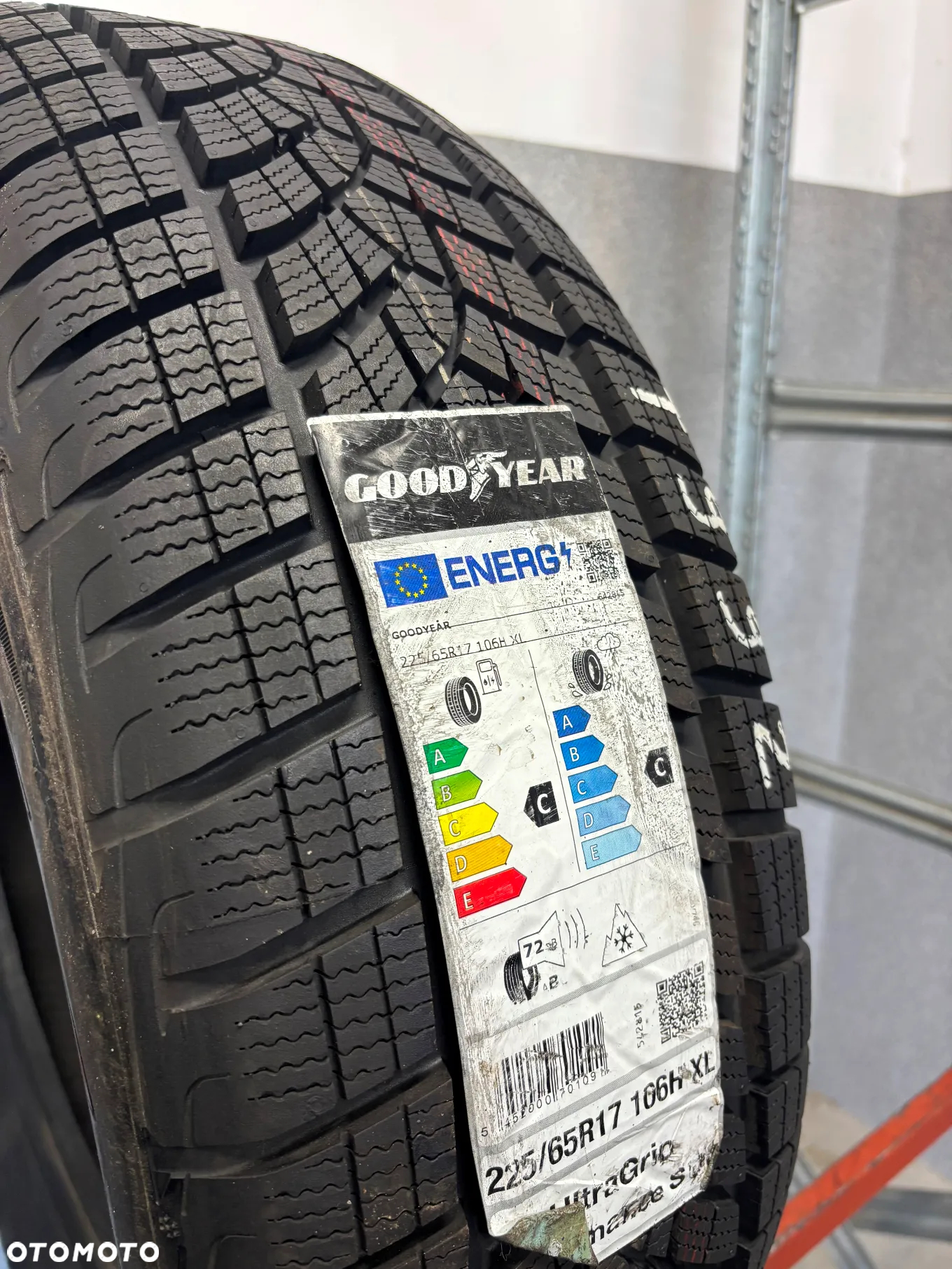 1 OPONA ZIMOWA GOODYEAR 225/65/17 106H SUV ,M+S - 2