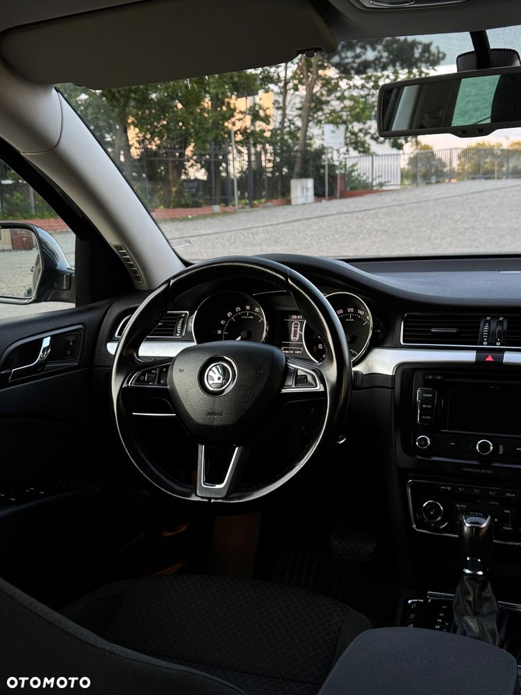 Skoda Superb 2.0 TDI Active DSG - 19