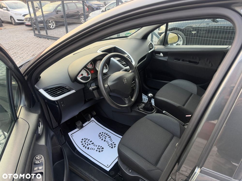 Peugeot 207 1.4 - 17