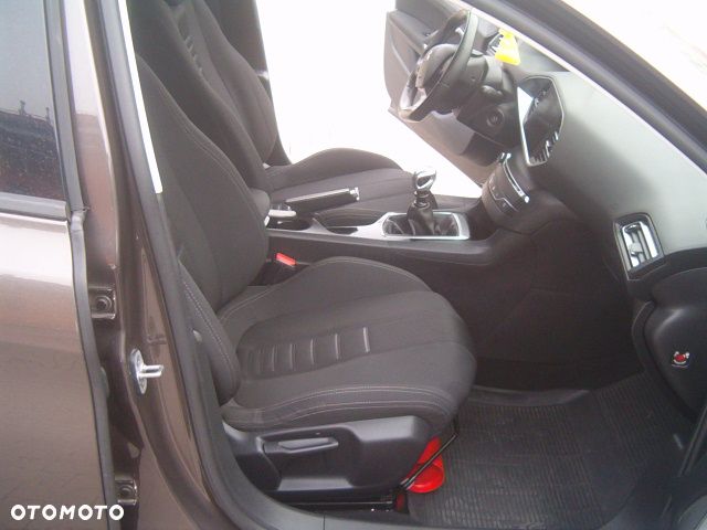 Peugeot 308 - 22