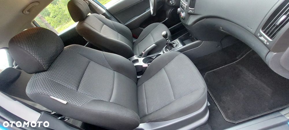 Hyundai i30 1.4 Blue Comfort - 28