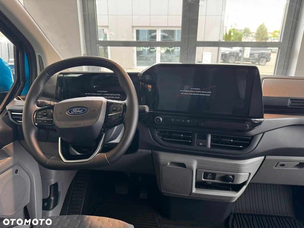 Ford Tourneo TITANIUM FWD - 8