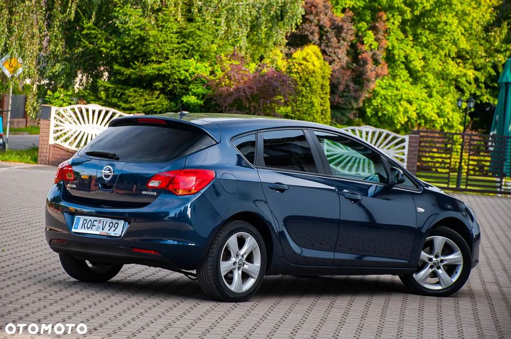 Opel Astra 1.4 ecoFLEX - 22